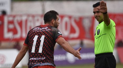 Los goles trajeron las polémicas de la tarde en el clásico entre Huracán y Maipú
