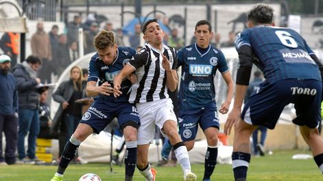Los Andes | Una postal del último 3 de julio, día en el que Gimnasia derrotó a Independiente en el Legrotaglie. Se volverán a ver en ese mismo estadio. / Orlando Pelichotti