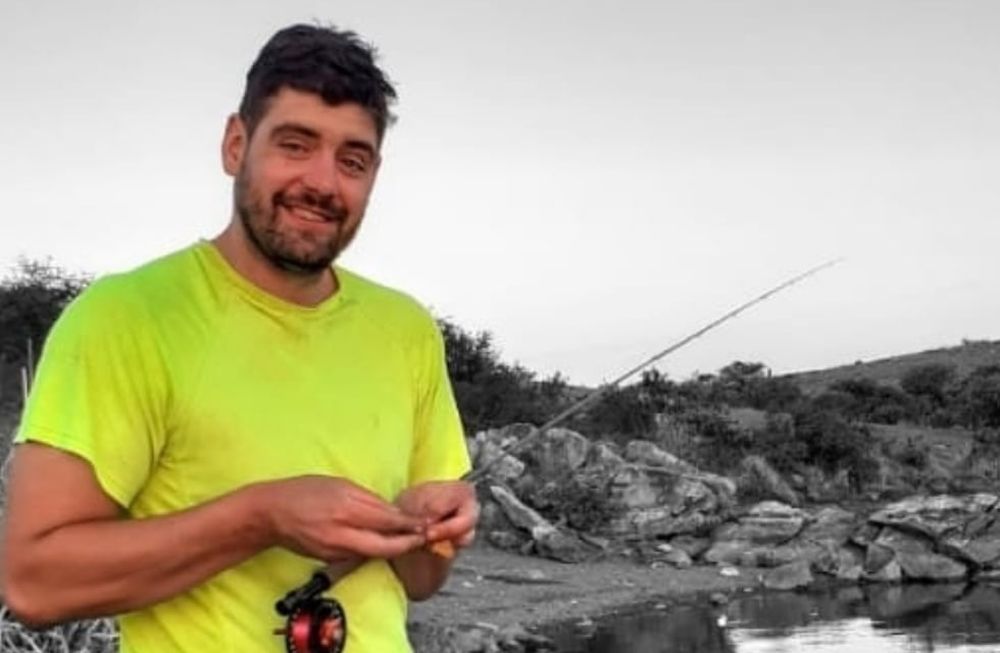 El joven de 30 años que fue salvajemente atacado por una patota en Chacras de Coria evoluciona y ya respira por sus propios medios. Sus amigos piden a testigos que aporten datos. Foto: Facebook.