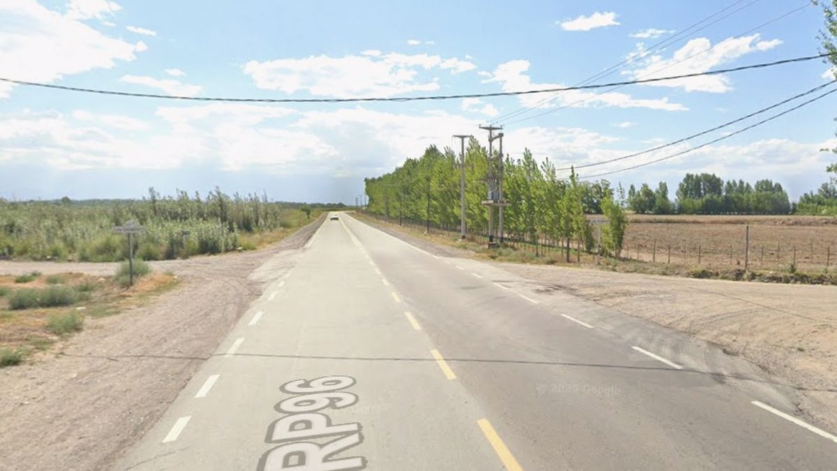 Tragedia: una mujer de 30 años murió tras salir despedida de su camioneta en un brutal vuelco