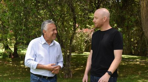 El gobernador Alfredo Cornejo celebró la vuelta de Esteban Allasino a Cambia Mendoza.&nbsp;