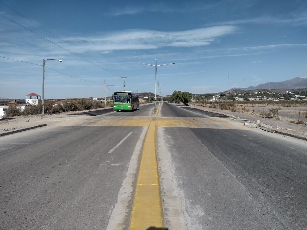 Boulevard, 5 rotondas y cambio de conductas: obras en una importante calle dan que hablar en el piedemonte. Foto: Los Andes