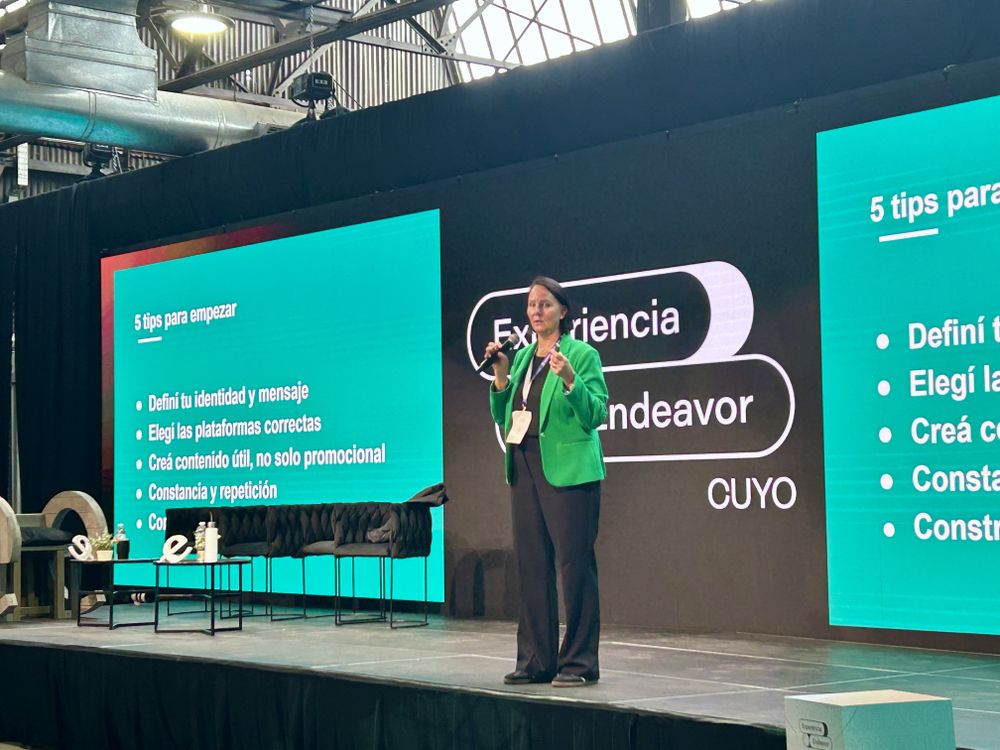 La charla de Patricia Jebsen, una de las más celebradas: playbook claro para crecer en TikTok y convertir con contenido corto; ovación de pie al cierre.