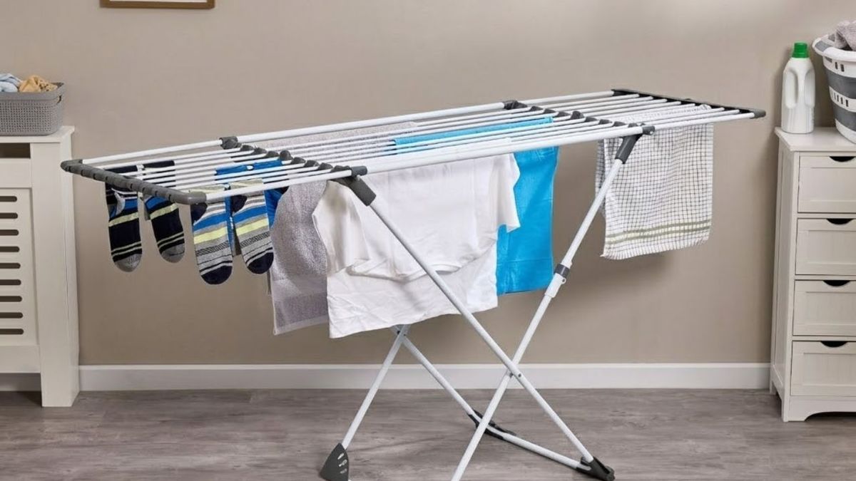 Adiós al tender de interior: el aparato de moda que seca la ropa rápido y consume muy poca energía