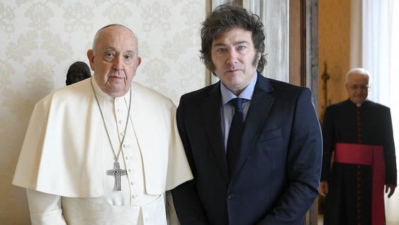 Javier Milei y el papa Francisco, reunidos de manera privada días atrás en el Vaticano (Gentileza)