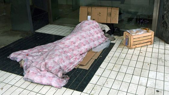 La Iglesia denunció que dos personas en situación de calle murieron por el frío