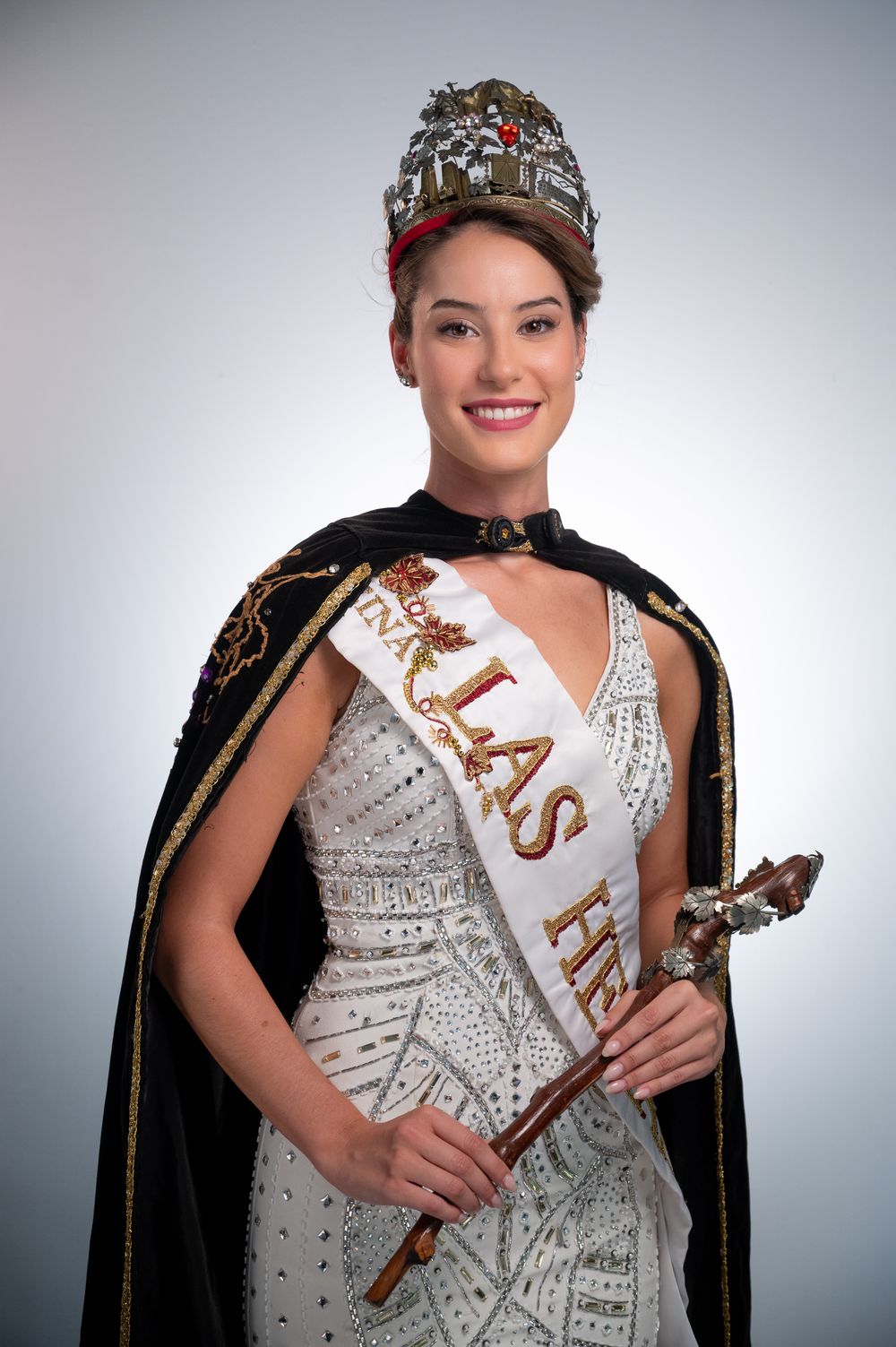 Alejandrina Funes, de Las Heras, es la nueva Reina Nacional de la Vendimia