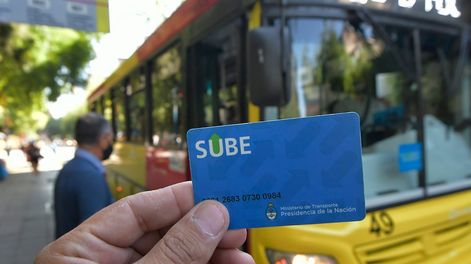 Cómo cargar la SUBE con $4.000 gratis. Foto: Orlando Pelichotti / Los Andes