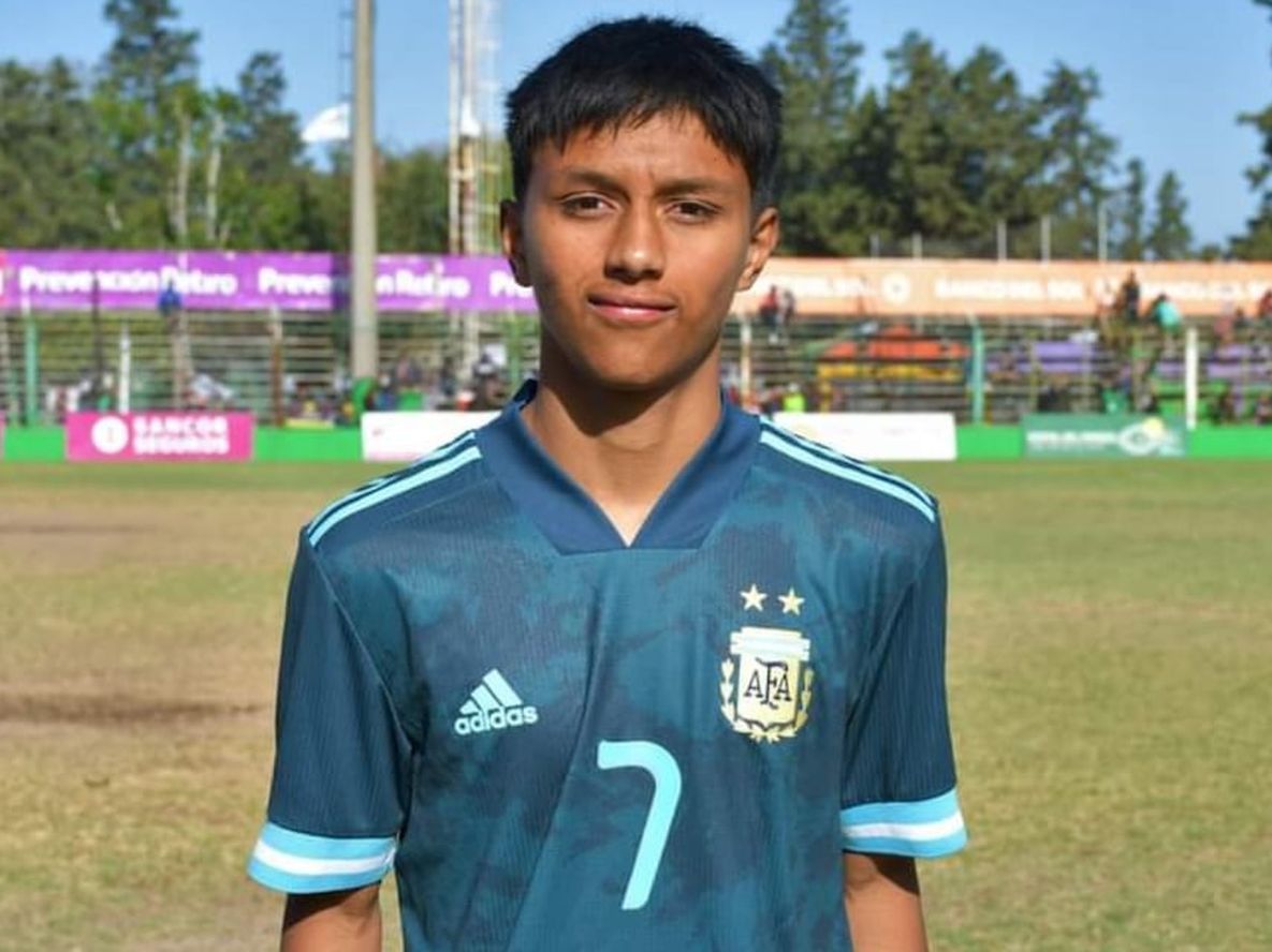 Matías Busto, la joya mendocina que ya debutó en la Sub 15 de Argentina: “Es el sueño de cualquiera”. Foto: Gentileza Jorge Busto.