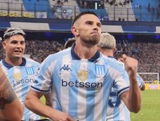 FIFA inhibió a Racing por una deuda