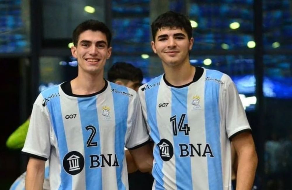 Christian Tamburrino y Martín Moreno lograron las medallas con la selección juvenil de handball
