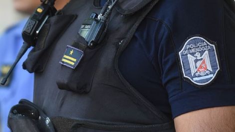 Choque entre una moto y una camioneta dejó un herido en Godoy Cruz. (ilustrativa)