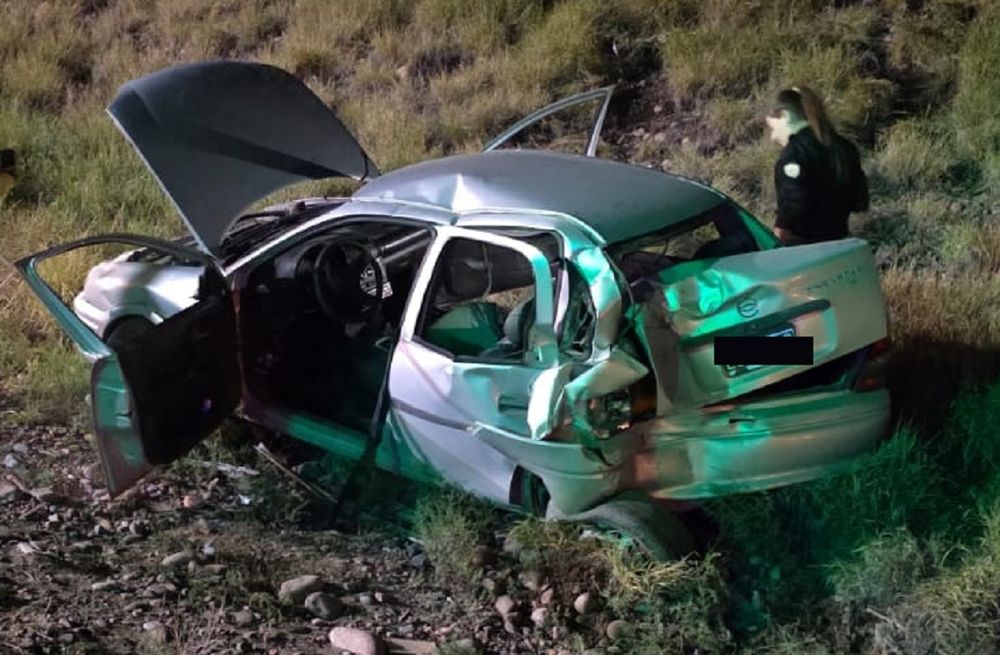 Choque de camión y auto con cuatro heridos en el Acceso Este
