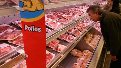 Se extendió el programa de cortes de carne con precios cuidados. Foto: Orlando Pelichotti / Los Andes