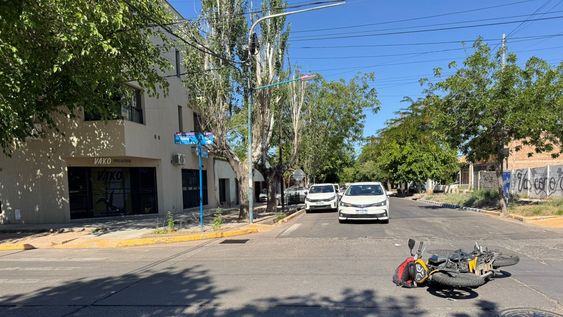 El motociclista fue trasladado al Hospital Central tras la colisión