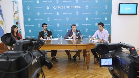 El 22 de abril pasado, los funcionarios del Ministerio de Hacienda, encabezados por Lisandro Nieri, anunciaron el inicio de la renegociación de la deuda provincial.