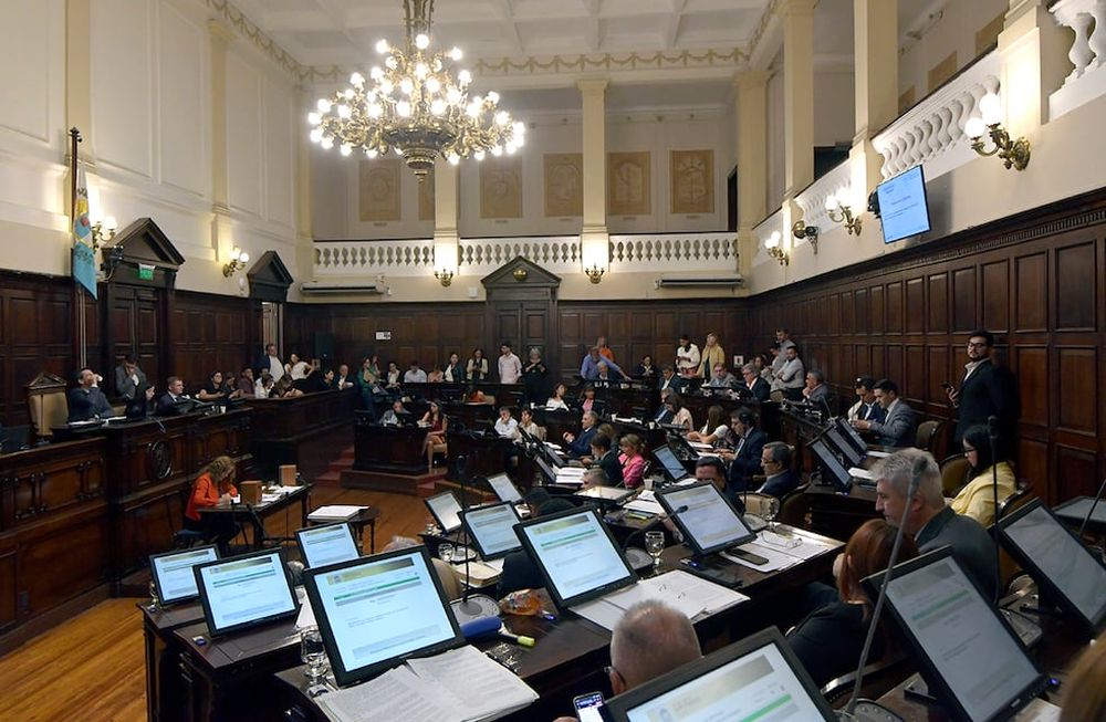 La Legislatura de Mendoza aprobó una resolución en la que repudia el decreto nacional que suspende desalojos y también asegura que los mapuches no deben ser considerados pueblos originarios. Foto: Orlando Pelichotti.