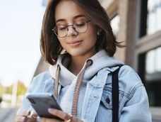 Graduados UNCuyo: La Universidad Nacional de Cuyo (UNCuyo) registró un incremento del 40% en graduados en tres años, superando los 2.800 profesionales anuales.