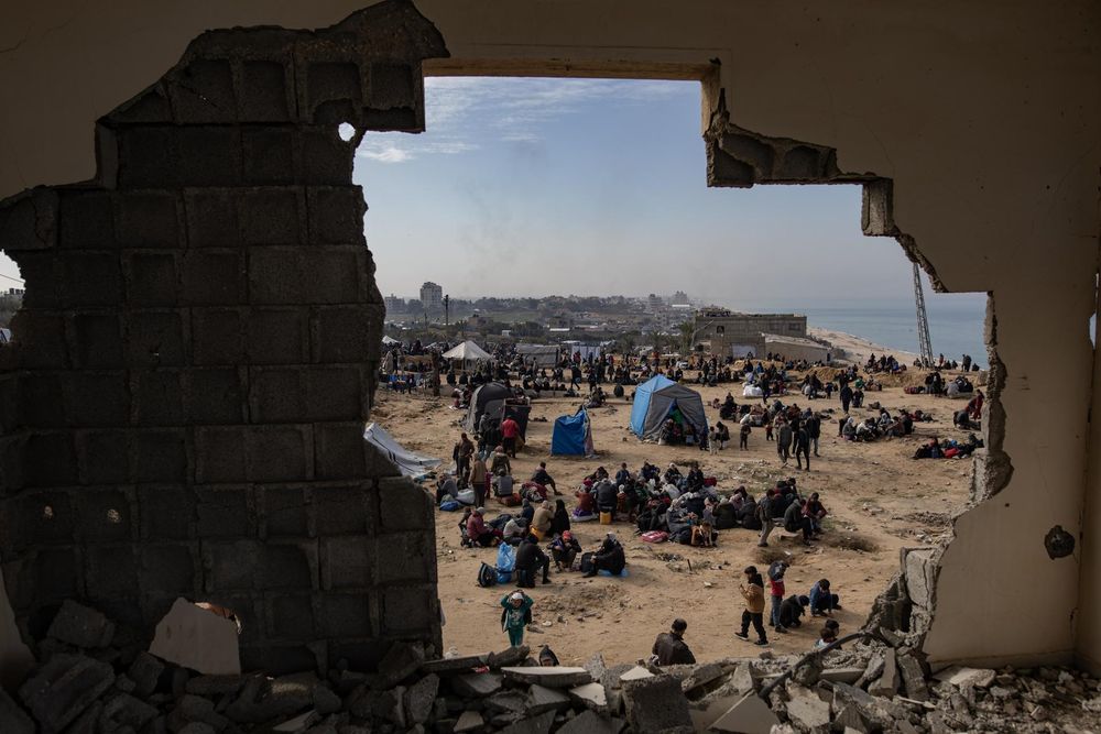 Palestinos regresan al norte de Gaza. Foto: EFE