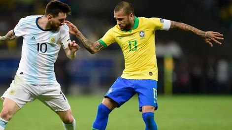 Dani Alves le envió un mensaje a Lionel Messi.