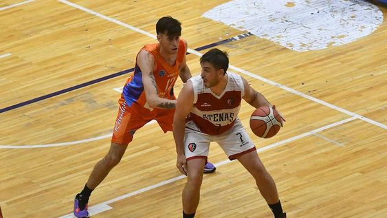Final anual de Basquet Atenas Sport Club vs. Rivadavia Basquet en el polideportivo Torito Rdriguez de San Martín, donde Atenas se consagró campeón del 2023 en la Superliga de Basquet mendocino.Foto:José Gutierrez / Los Andes