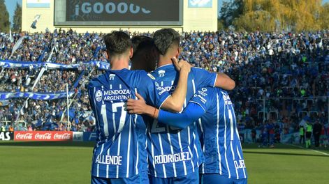 12 Junio 2022 DeportesFútbol Liga Profesional.Con la obligación de cantar victoria para levantar su promedio del descenso, el Club Godoy Cruz Antonio Tomba, enfrentó a Racing Club y se impuso por 2 a 0, en un encuentro jugado en el estadio Malvinas Argentinas, de Mendoza, y válido por la segunda fecha de la Liga Profesional.Con doblete de Salomón Rodríguez, Godoy Cruz le ganó a Racing por la segunda fecha de la Liga Profesional de FútbolFoto: Orlando Pelichotti / Los Andes