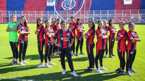 Una jugadora del elenco femenino de fútbol de San Lorenzo de Almagro duio positivo en el test de coronavirus.