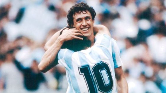 Valdano lloró al recordar a Diego Maradona.