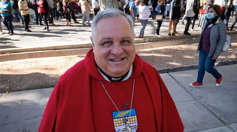 Los Andes | Vuelven los Vía Crucis presenciales al Calvario de MendozaDespués de dos años, los fieles podrán presenciar el Vía Crucis, una de las ceremonias más populares en la que miles de personas salen a las calles para evocar el recorrido de Jesús previo a su mu