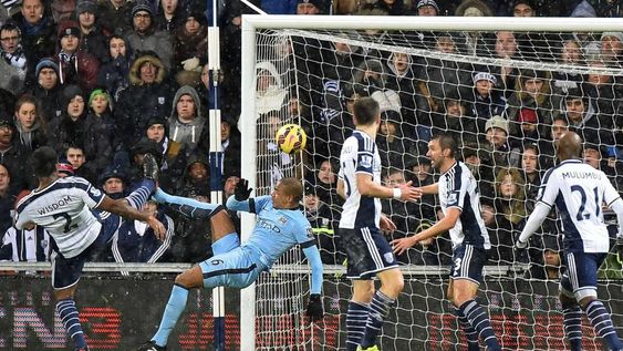 Manchester City golea ante el Bromwich para seguir acechando
