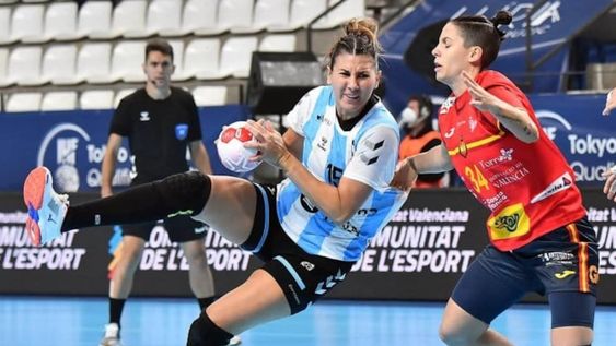 La Garra perdió contra España por 16 a 31 y se quedó afuera de los Juegos Olímpicos. Foto: Gentileza @CAHandball