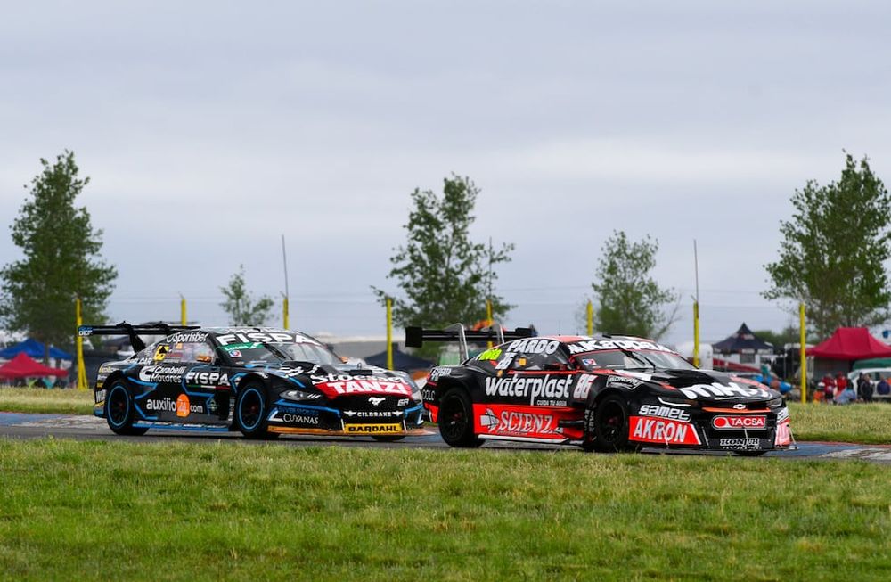 Santero (Mustang Negro) largó desde el noveno puesto y en los primeros giros se adelantó al 8vo, pero luego tuvo algunos problemas en su máquina y finalizó 11°.