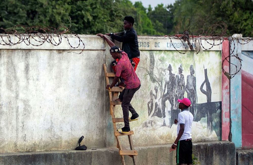 Muro entre República Dominicana y Haití