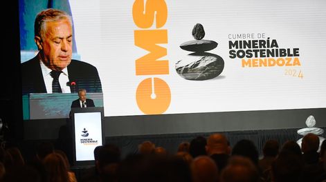 El gobernador Alfredo Cornejo en la  Cumbre de Minería y Sostenibilidad de Mendoza (CMSM).