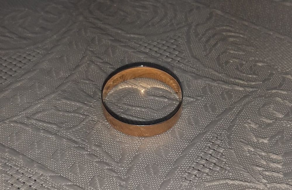 Una mujer encontró adentro de un guante en Uspallata un anillo y ahora busca a su propietario.