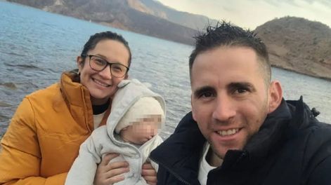 El gendarme Nahuel Gallo, su esposa María Gómez y su pequeño hijo (Web)