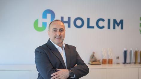 Holcim invirtió más de USD 200 millones en Argentina en cinco años. Pese a la caída del consumo del 25%, sostiene planes de expansión y transformación.