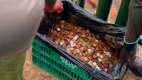 Encontraron más de 400 kilos de monedas en las Cataratas del Iguazú.
