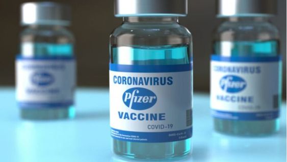 Pfizer tendrá en marzo una dosis de su vacuna especialmente preparada para combatir Ómicron.