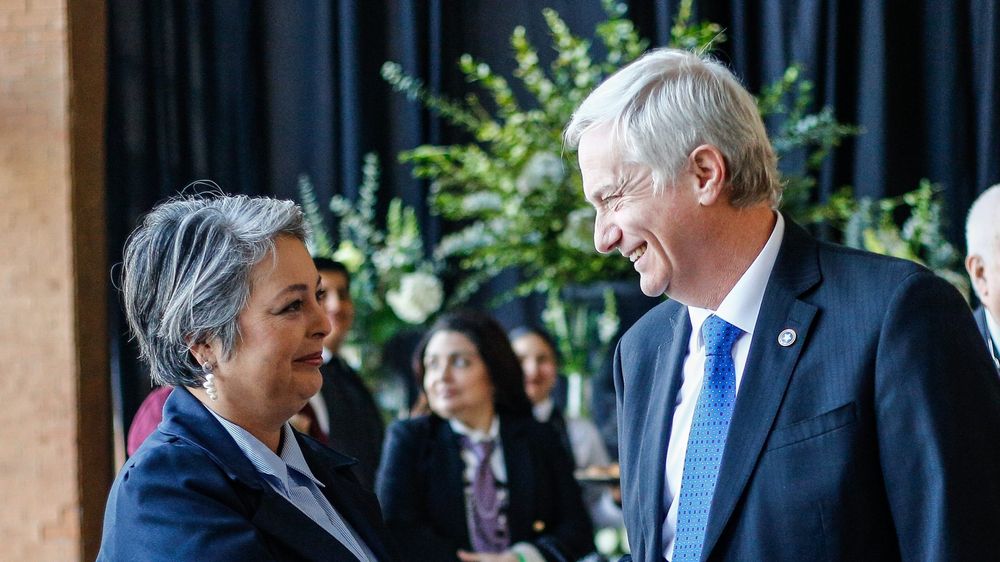 Jeannette Jara y José Antonio Kast, cara a cara por la presidencia de Chile.