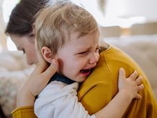 estudios muestran que los ninos que pueden expresar tristeza sin ser castigados desarrollan una fortaleza unica