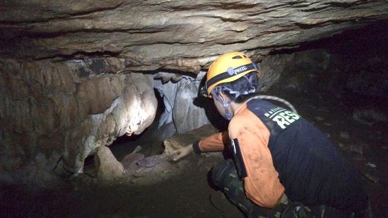 Tailandia: las lluvias frenaron la búsqueda de 12 nenes perdidos en una cueva inundada