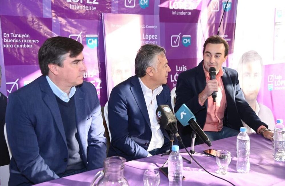 El concejal que se referencia en Milei le dio su apoyo a Alfredo Cornejo. En la foto aparece también el candidato a intendente de la coalición, Luis López.