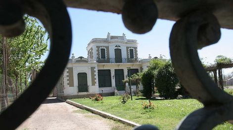 Los Andes | El chalet ubicado en calle Tirasso 2170 es uno de los edificios patrimoniales de Guaymallén. Allí vivió este bodeguero pionero, que trajo sus conocimientos sobre vitivinicultura desde Italia en 1882. Foto: Los Andes