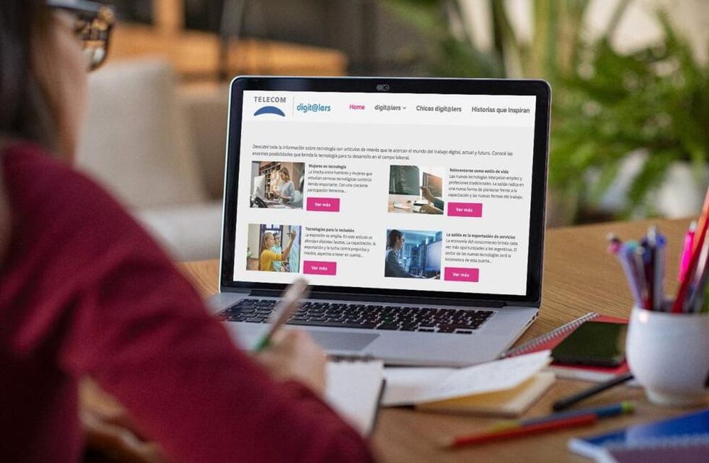 Telecom presenta la edición 2021 de digit@lers, el programa de formación en programación y oficios digitales, online y gratuito de alcance nacional, con el propósito de que cada vez más jóvenes conecten con su vocación digital.