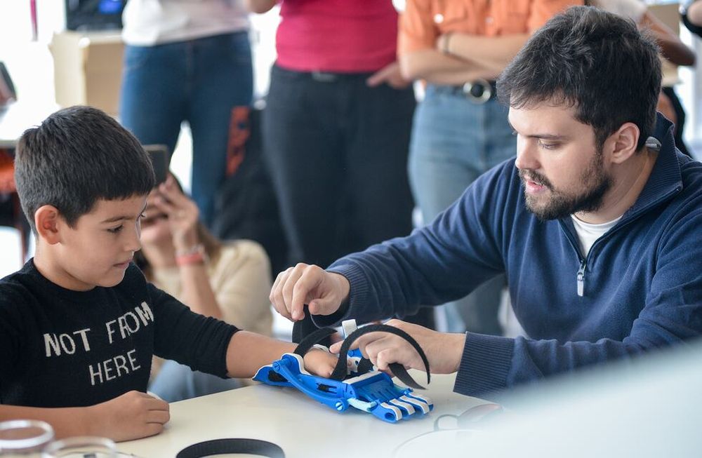 Banco Macro presentó su primer “Manotón”