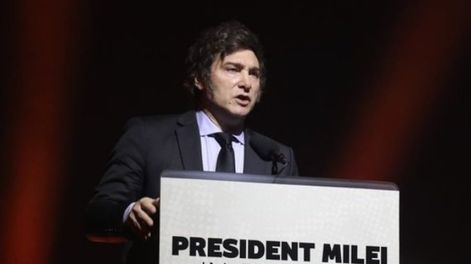 Javier Milei en Praga - X @DiegoMac227