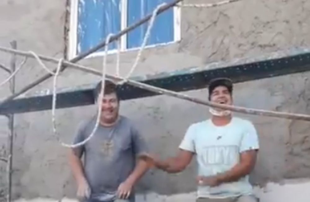 El divertido baile de los albañiles que es furor en las redes