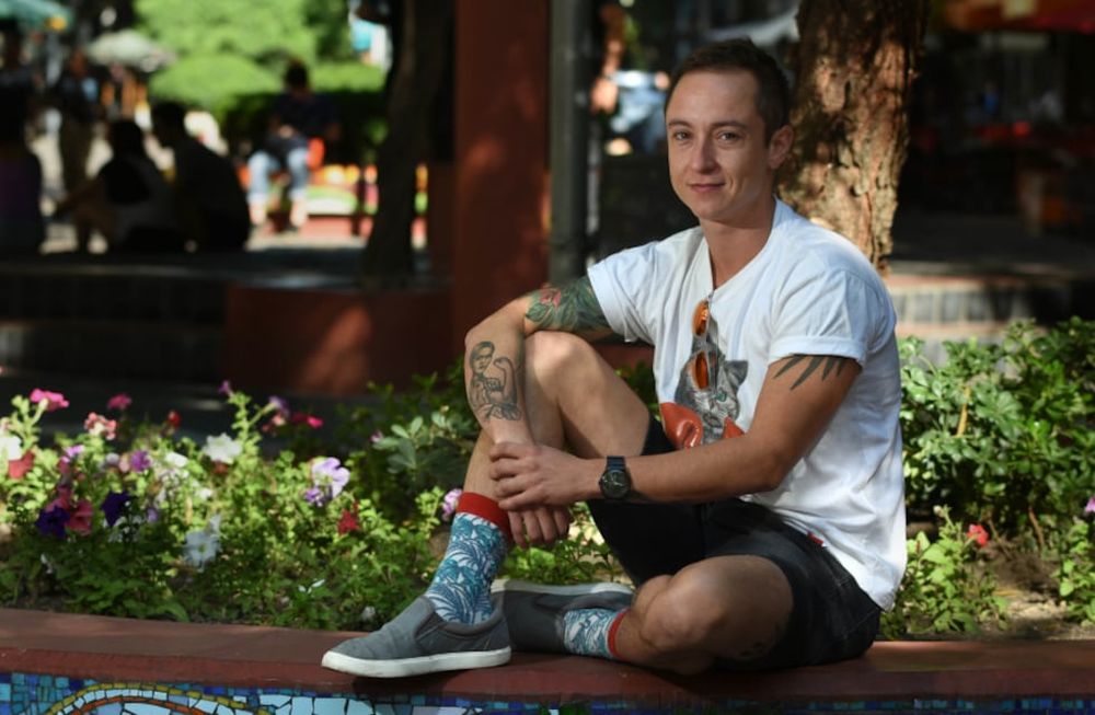 Le mendocine Gerónimo Carolina González Devesa será una de las primeras personas argentinas en recibir su DNI no binario durante la mañana de hoy. En 2018 tramitó y obtuvo su partida de nacimiento actualizada.