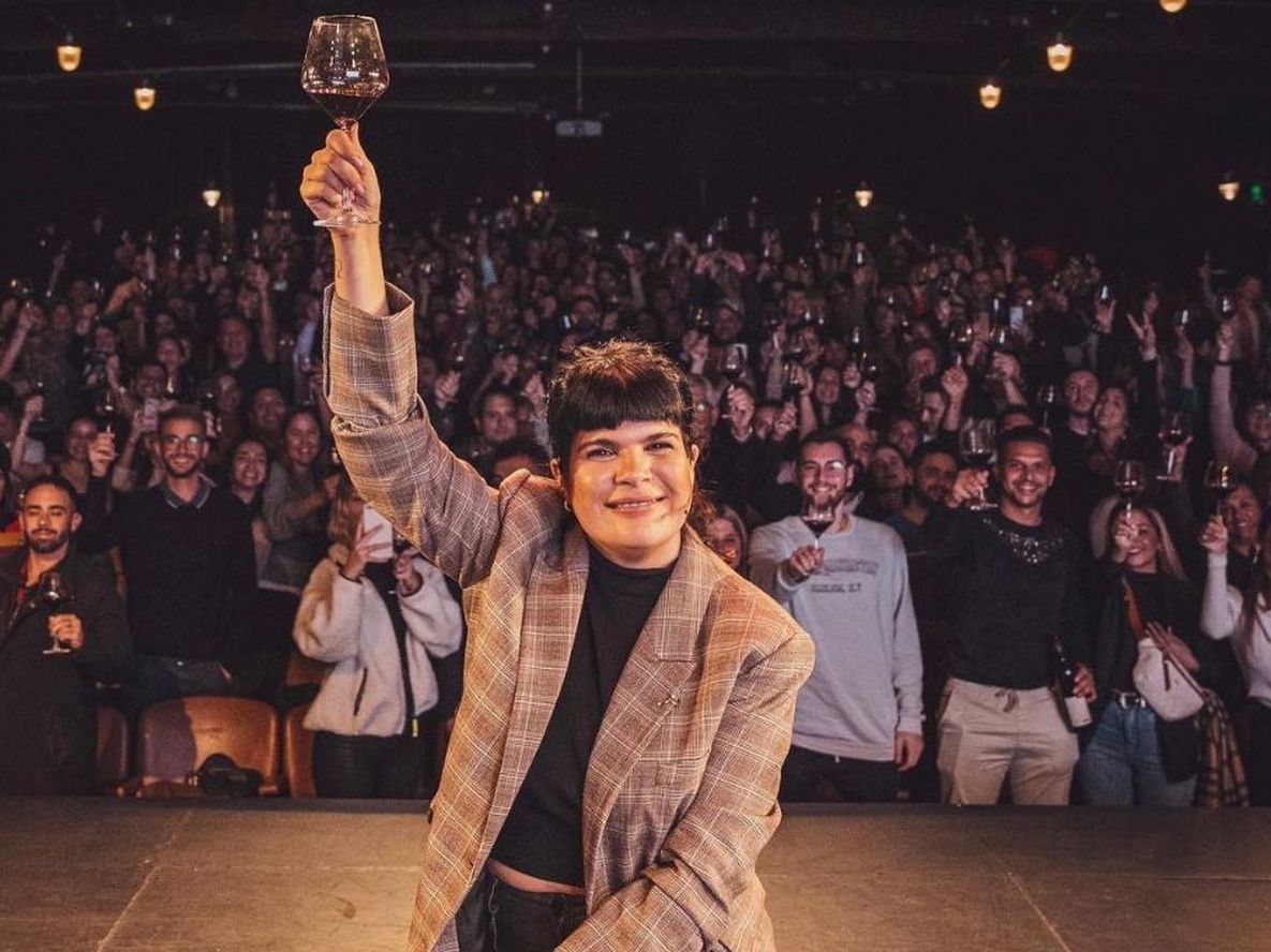En Wine Rock, Agustina guiará a los asistentes en una experiencia única para aprender sobre el vino de manera accesible y divertida.